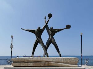 Taranto, Monumento ai marinai